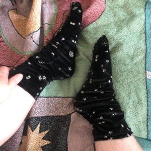 Samantha Pleet Embroidered Velvet Socks